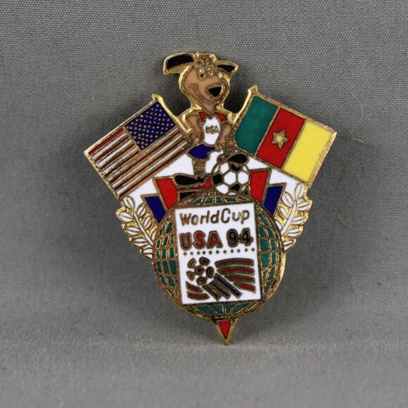 1994 Soccer World Cup Pin - Team Cameroon Dual Flag by Peter David - Metal Pin - Picture 3 of 3